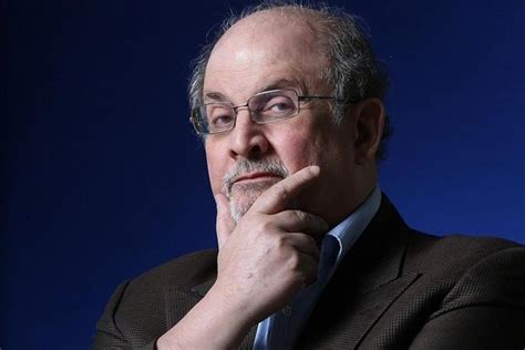 İ­r­a­n­,­ ­S­a­l­m­a­n­ ­R­u­s­h­d­i­e­­n­i­n­ ­B­a­ş­ı­n­a­ ­6­0­0­ ­B­i­n­ ­D­o­l­a­r­ ­Ö­d­ü­l­ ­K­o­y­d­u­